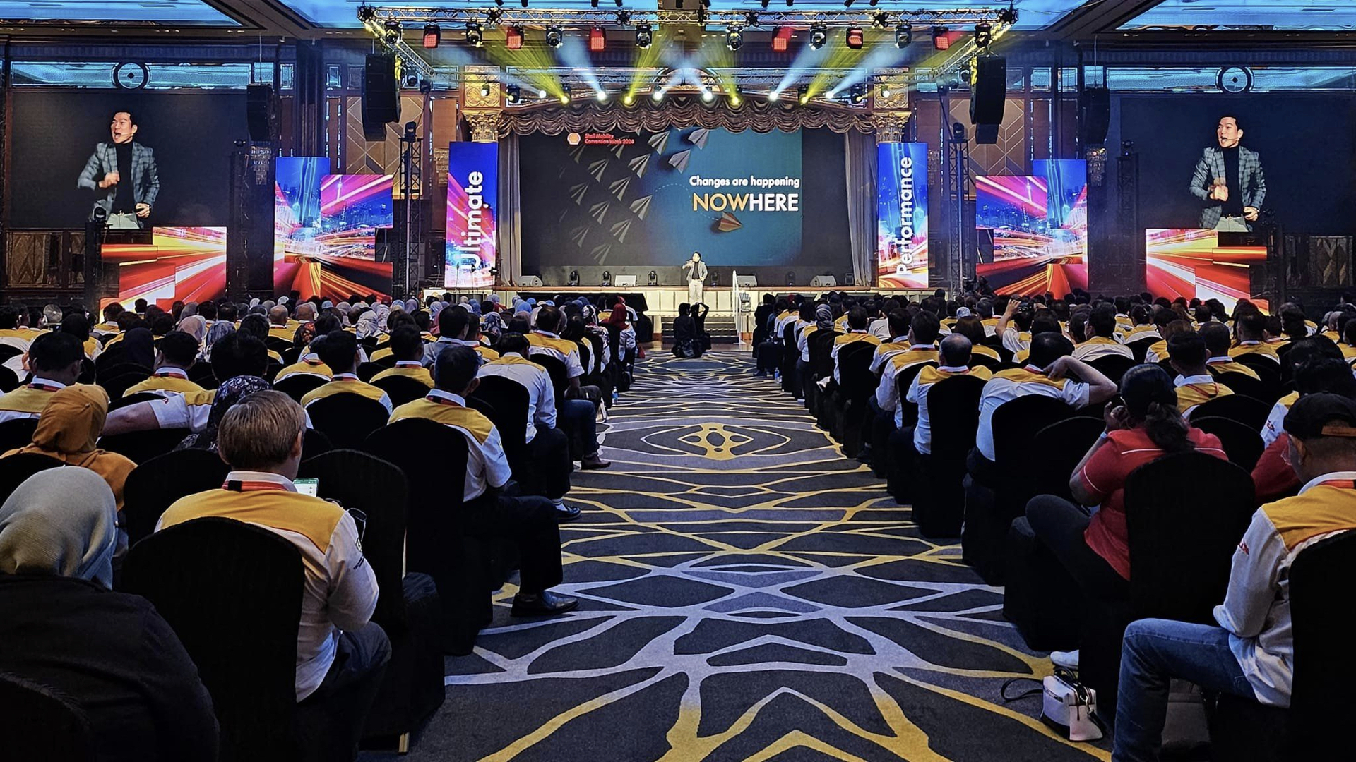 Keynote on stage at Shell Mobility Convention
